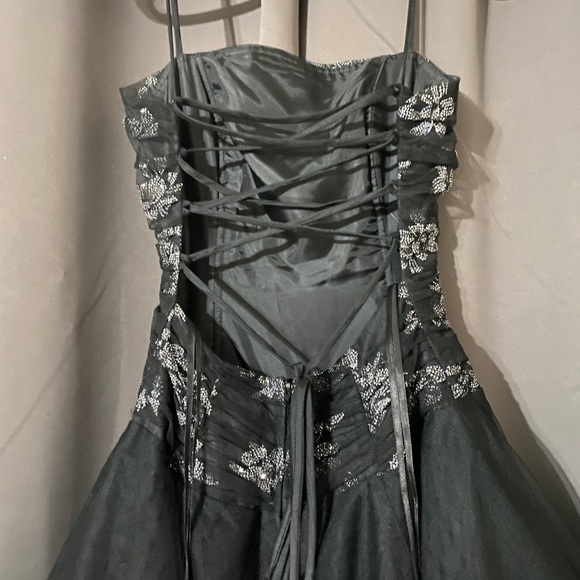 Size 3 Blondie Nites Dress - Picture 5 of 6